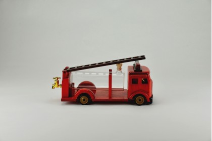 Camion de pompiers en bois