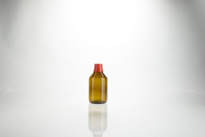 Flacons APONORM en verre brun ronds avec goulot verseur et fermeture de dosage rouge | 1000 ml (APO-1000-ML)